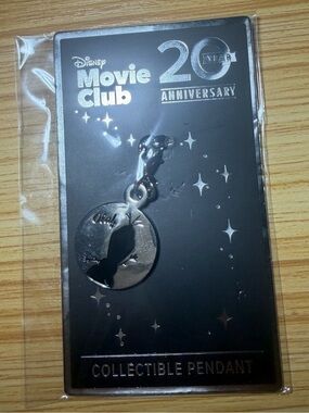 Disney Movie Club 20th Anniversary Collectible Pendant - Black/Silver Olaf